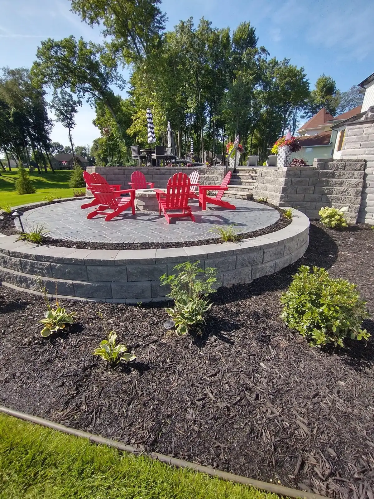 Outdoor entertaining area with integrated evening lighting